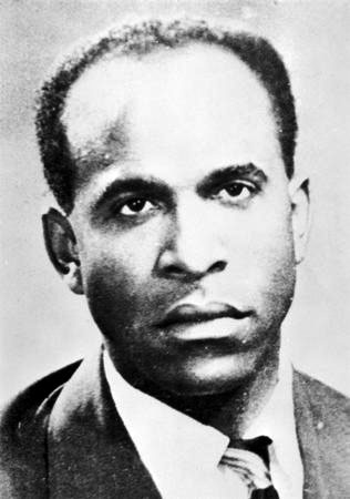 Frantz Fanon. Les Damnés de la terre — webAfriqa. Tierno S. Bah