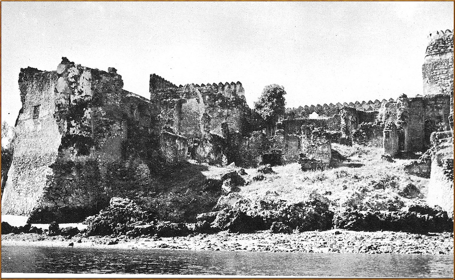 Les remparts de Kilwa.